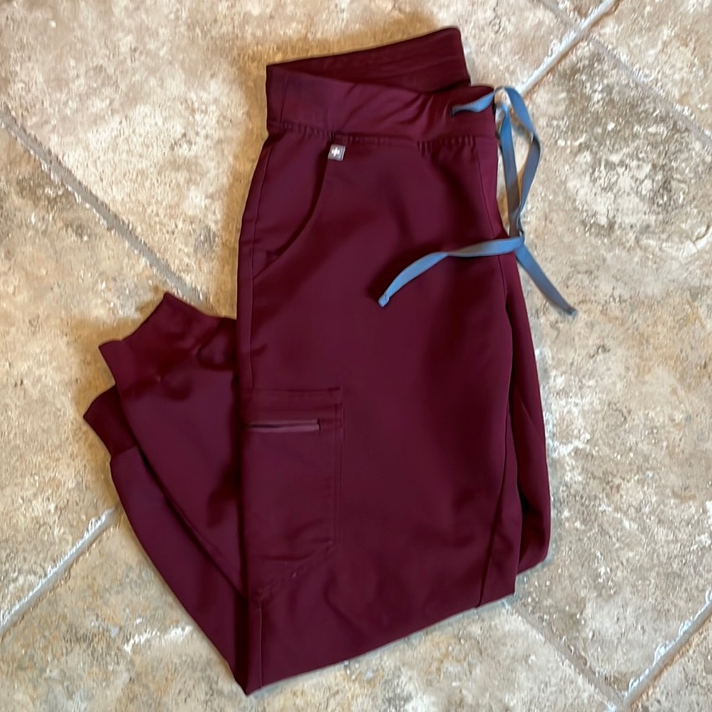 NWOT Burgundy Zamora Joggers Med Petite
